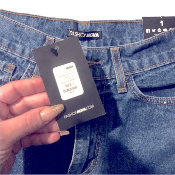 Size 1 Fashion Nova Don’t kill my vibe distressed boyfriend jeans - Picture 3 of 6